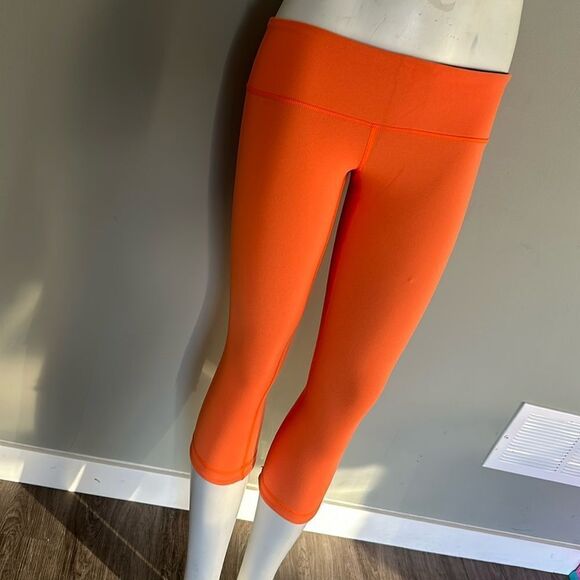 Lululemon size 2 leggings reversible - Picture 1 of 2